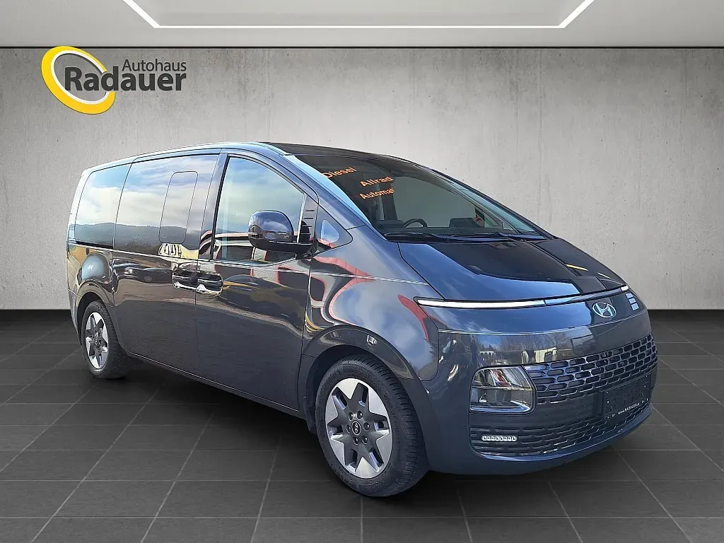 Hyundai Staria