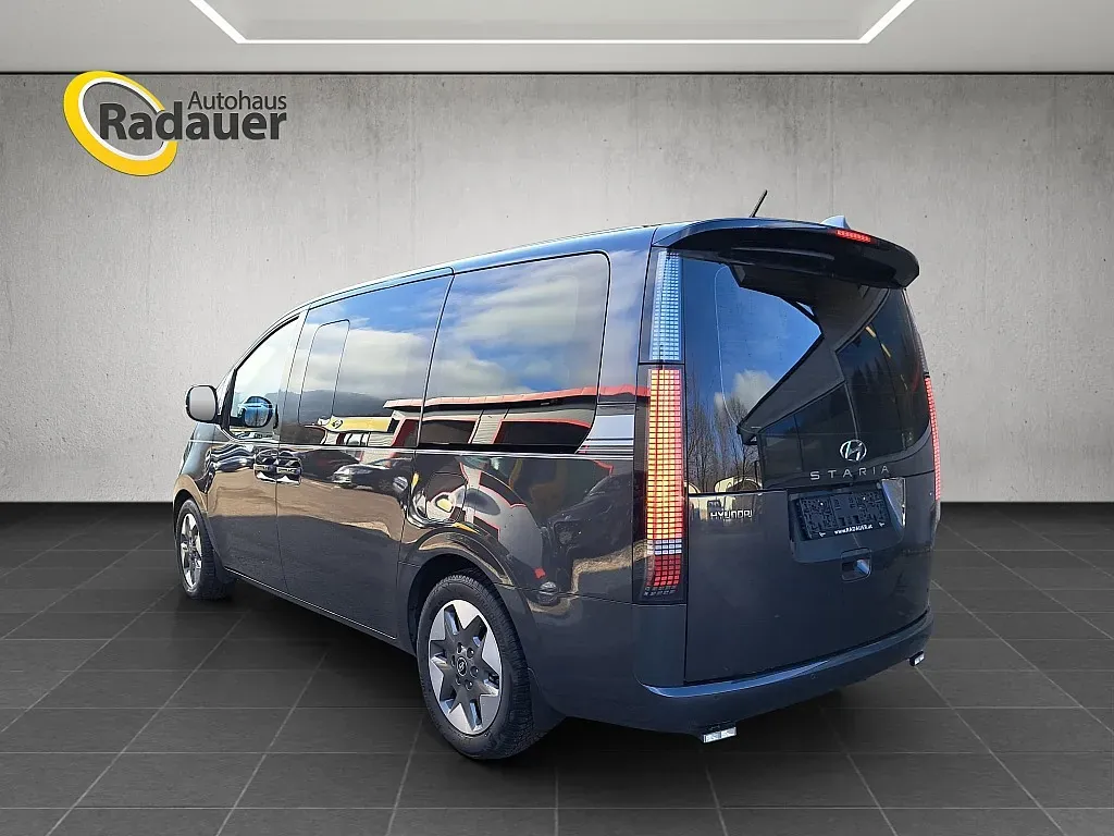 Hyundai Staria 2022 photo 3