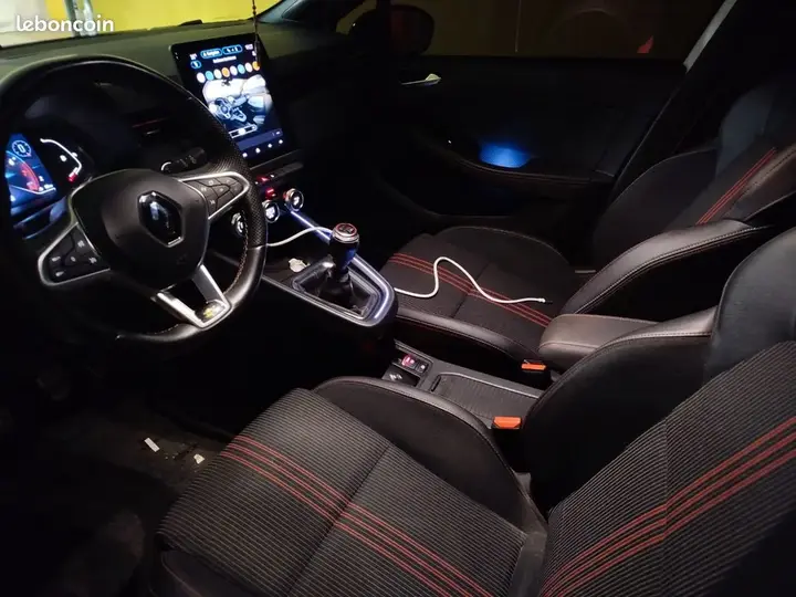 Renault Clio 2022 photo 3