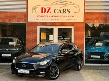 Infiniti Q30