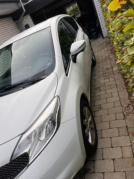 Nissan Note 2014 photo 4