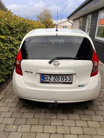 Nissan Note 2014 photo 2