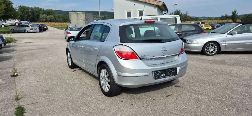 Opel Astra 2004 photo 3