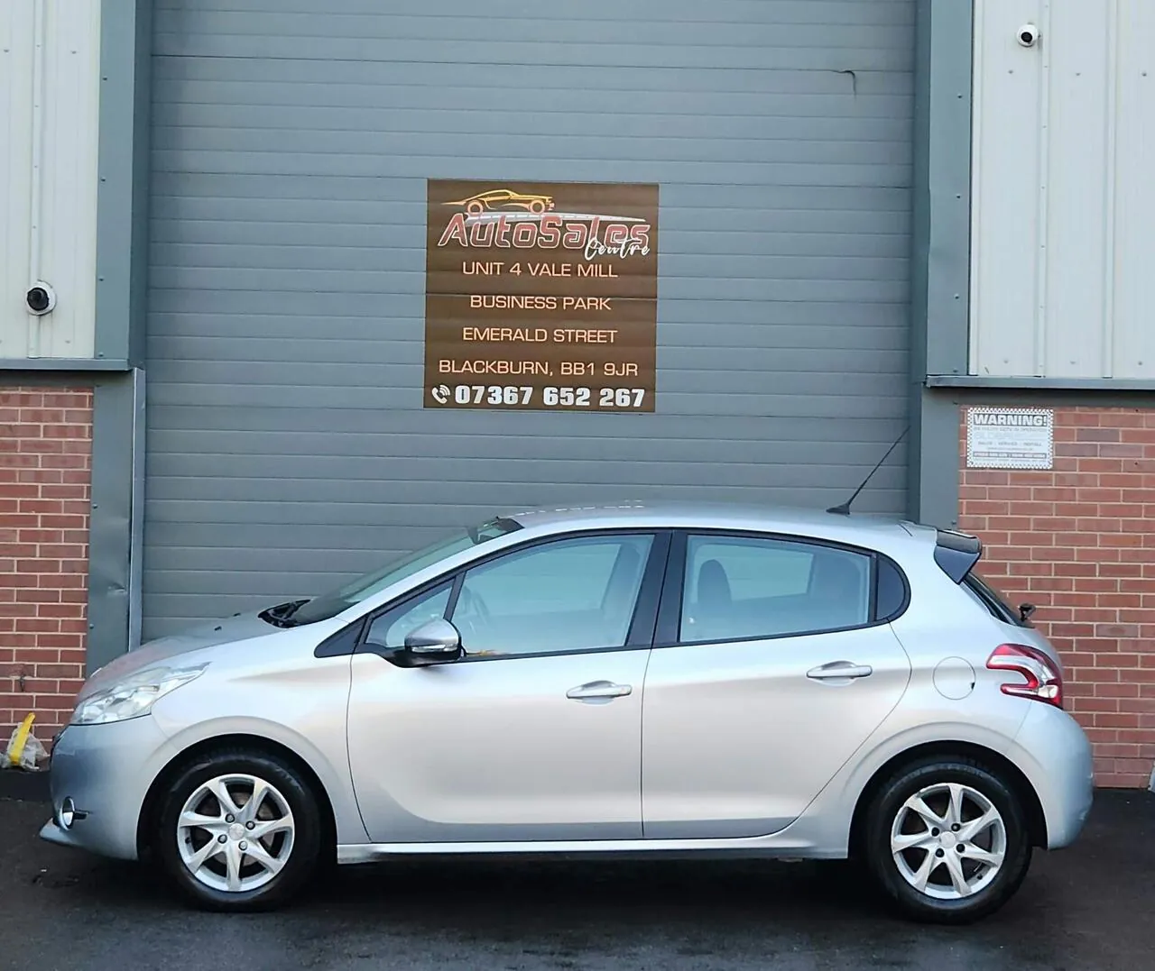 Peugeot 208 2013 photo 3