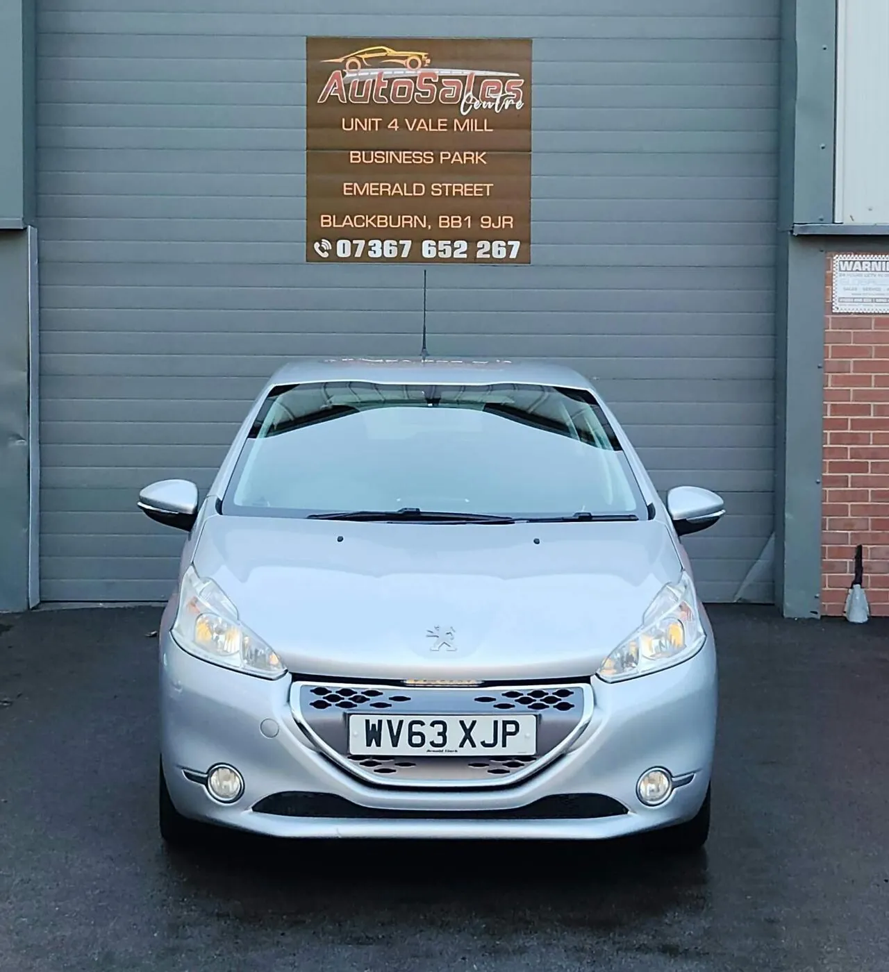 Peugeot 208 2013 photo 2