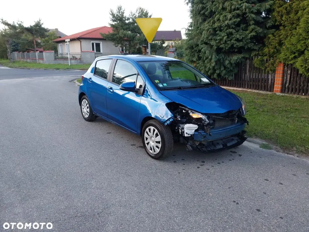 Toyota Yaris 2016 photo 2