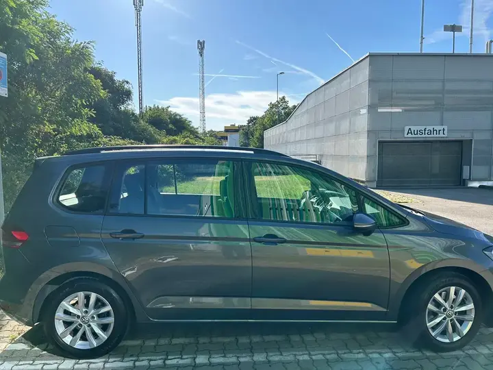 Volkswagen Touran 2018 photo 3