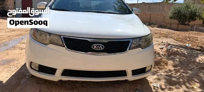 Kia Forte 2011 photo 2