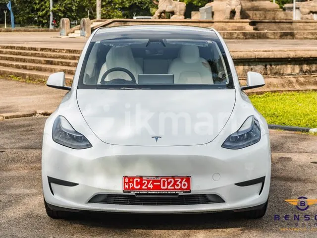 Tesla Model Y 2024 photo 2