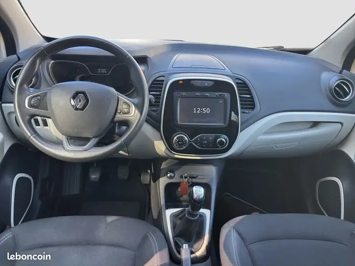 Renault Captur 2017 photo 2