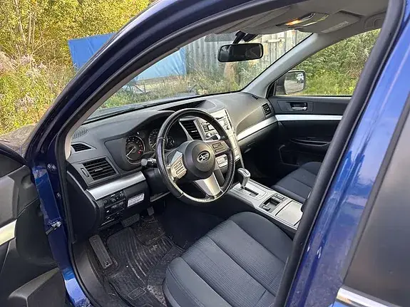 Subaru Legacy 2011 photo 5