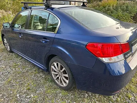 Subaru Legacy 2011 photo 3