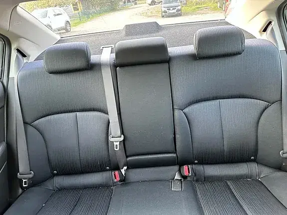 Subaru Legacy 2011 photo 4
