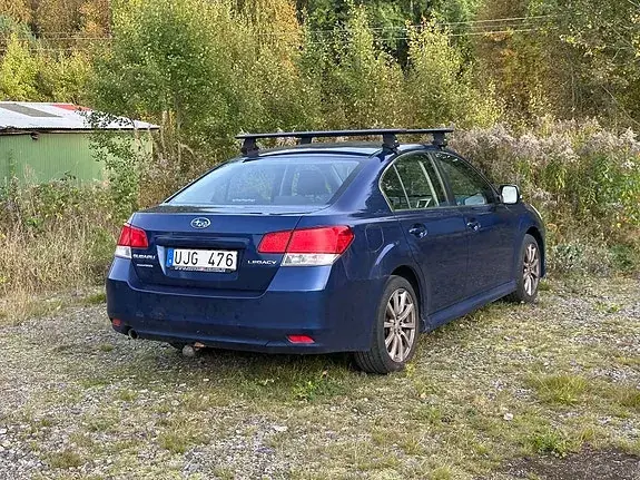 Subaru Legacy 2011 photo 2