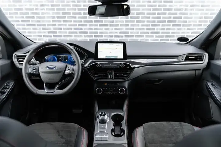Ford Kuga 2023 photo 2