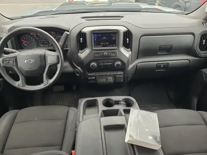 Chevrolet Silverado 1500 2024 photo 2