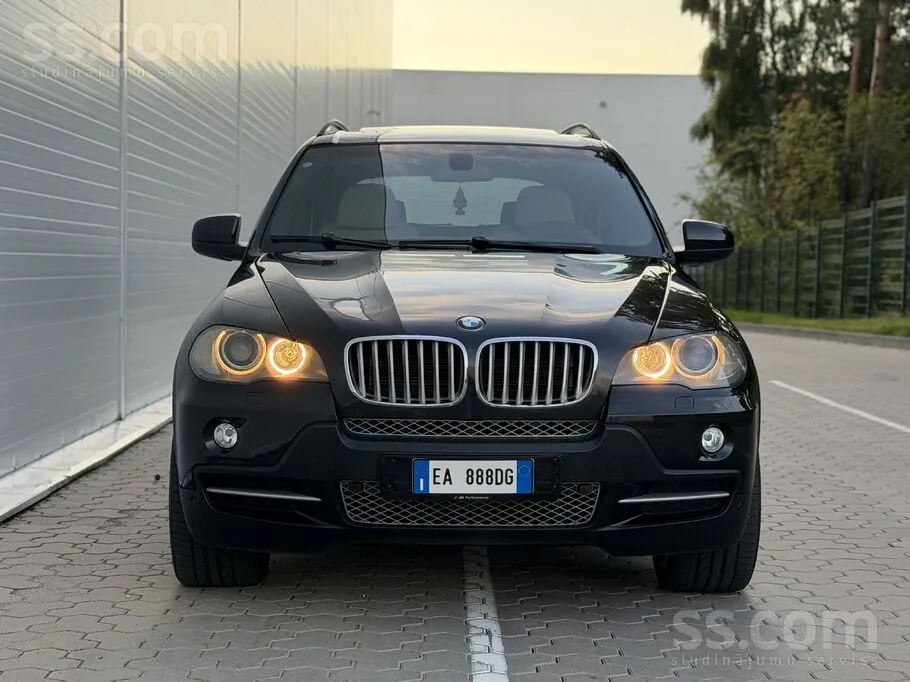 BMW X5 2009 photo 2