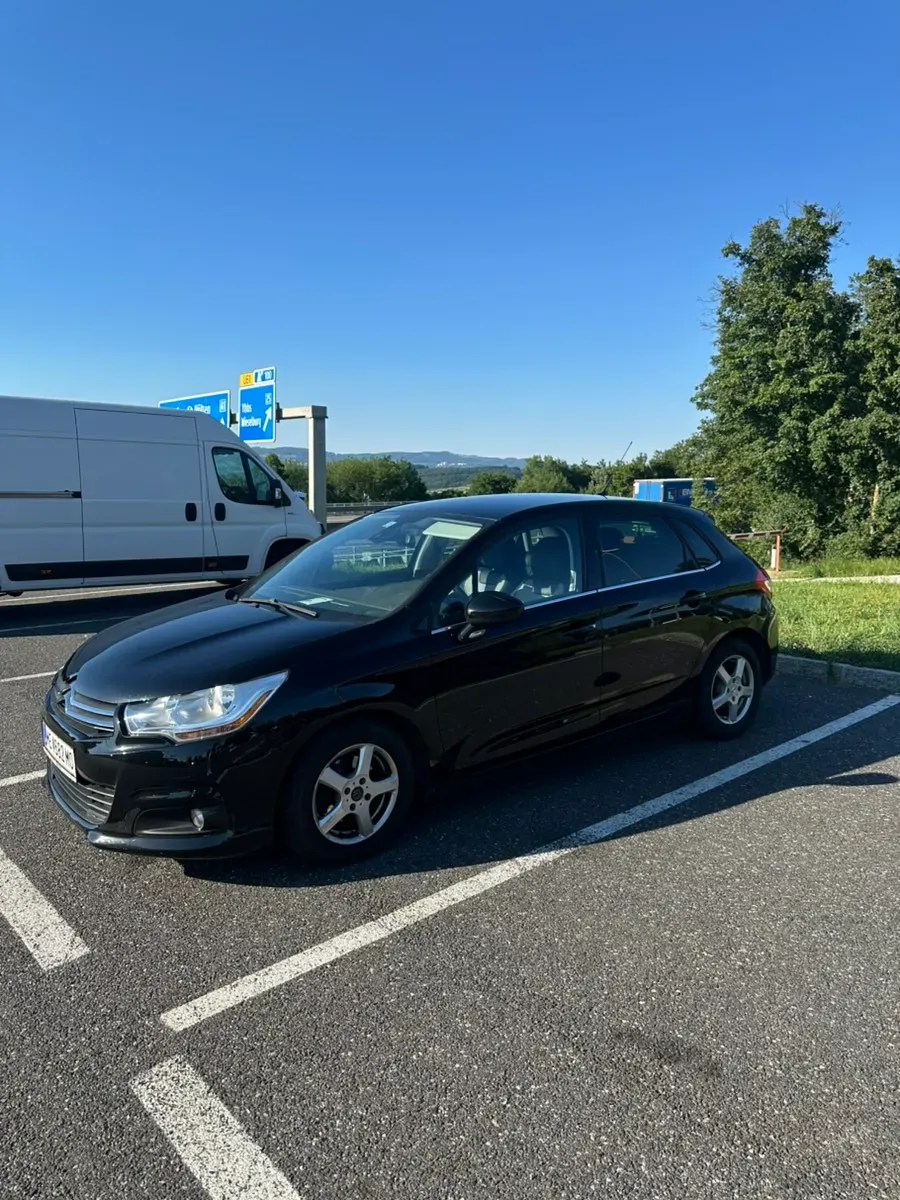 Citroen C4 2012 photo 2