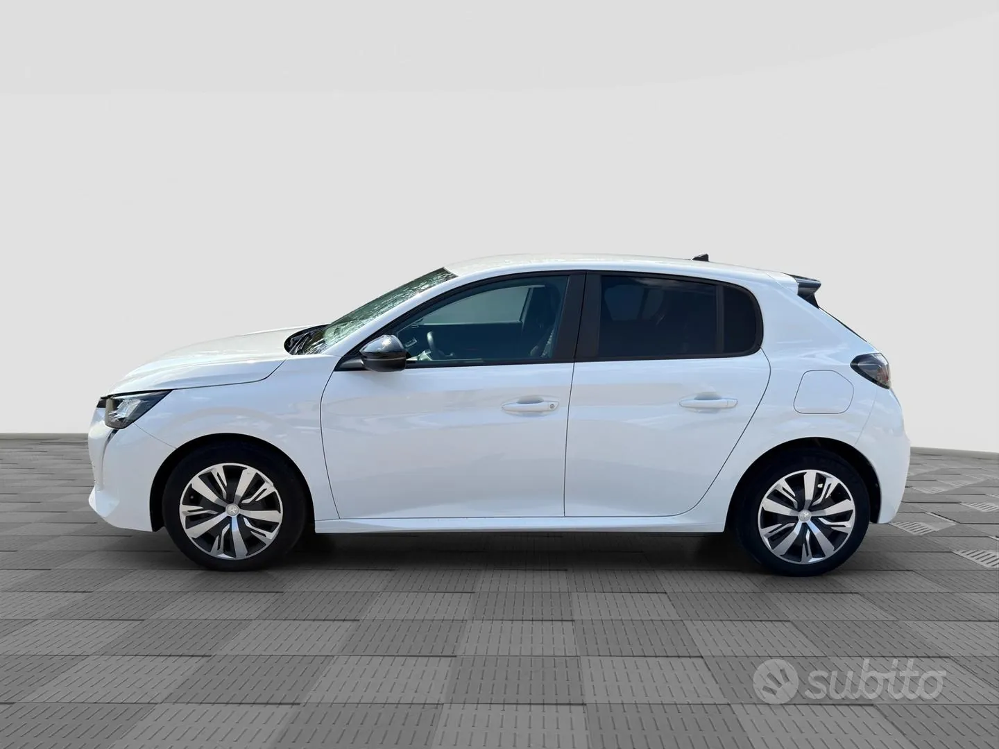 Peugeot 208 2023 photo 2