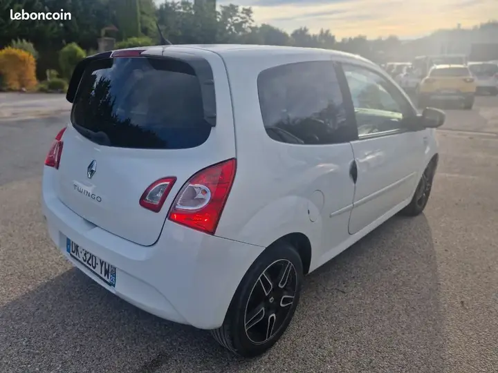 Renault Twingo 2014 photo 2