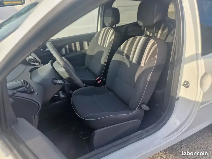 Renault Twingo 2014 photo 4