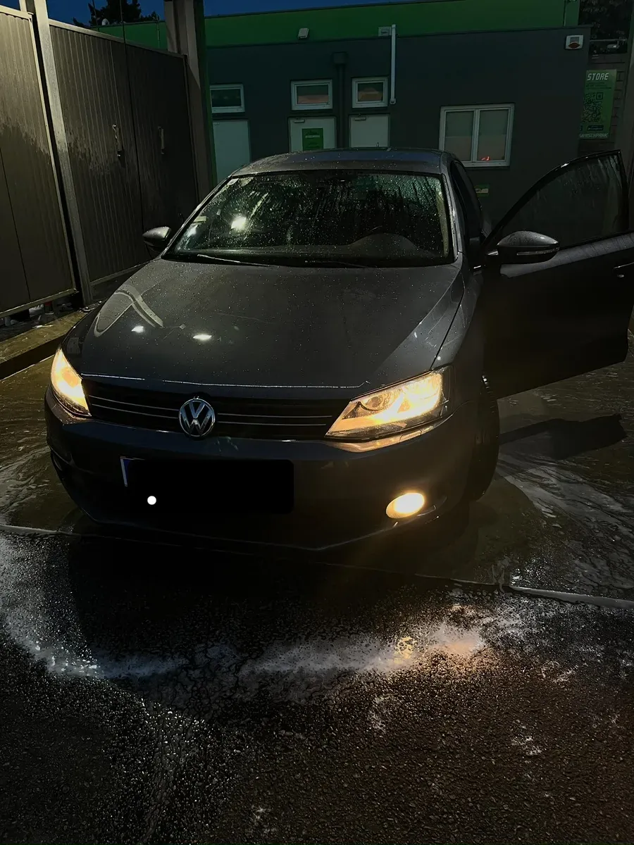 Volkswagen Jetta 2011 photo 3