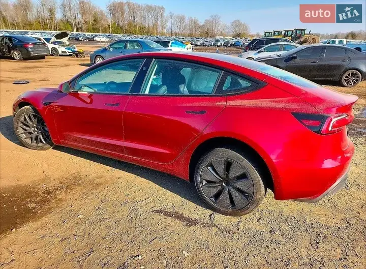 Tesla Model 3 2025 photo 2