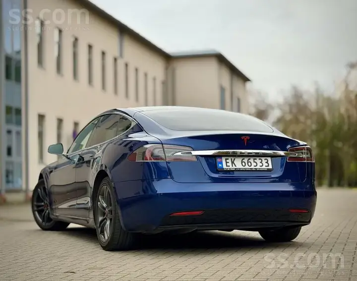 Tesla Model S 2017 photo 3
