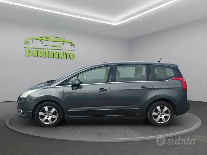Peugeot 5008 2011 photo 3