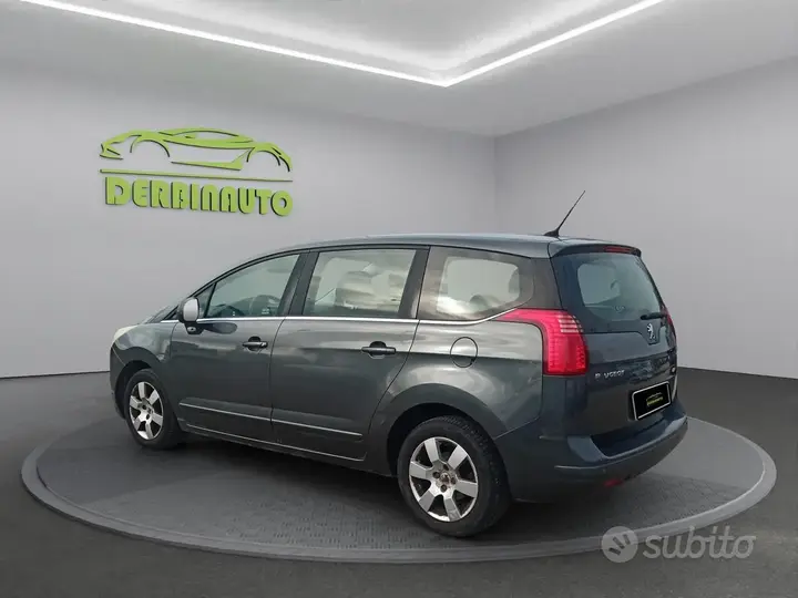 Peugeot 5008 2011 photo 5