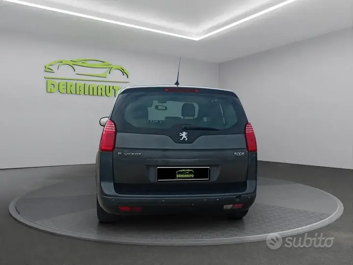 Peugeot 5008 2011 photo 4