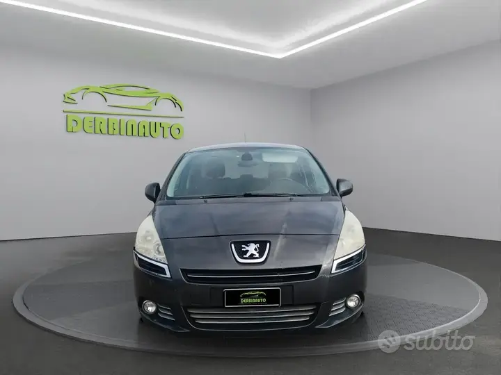 Peugeot 5008 2011 photo 2