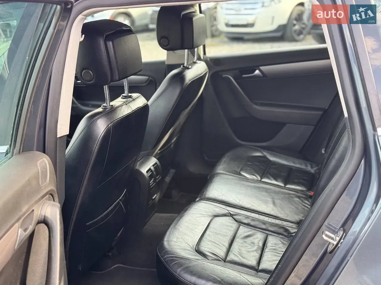 Volkswagen Passat 2012 photo 4