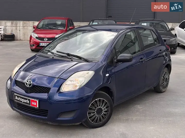 Toyota Yaris 2011 photo 2