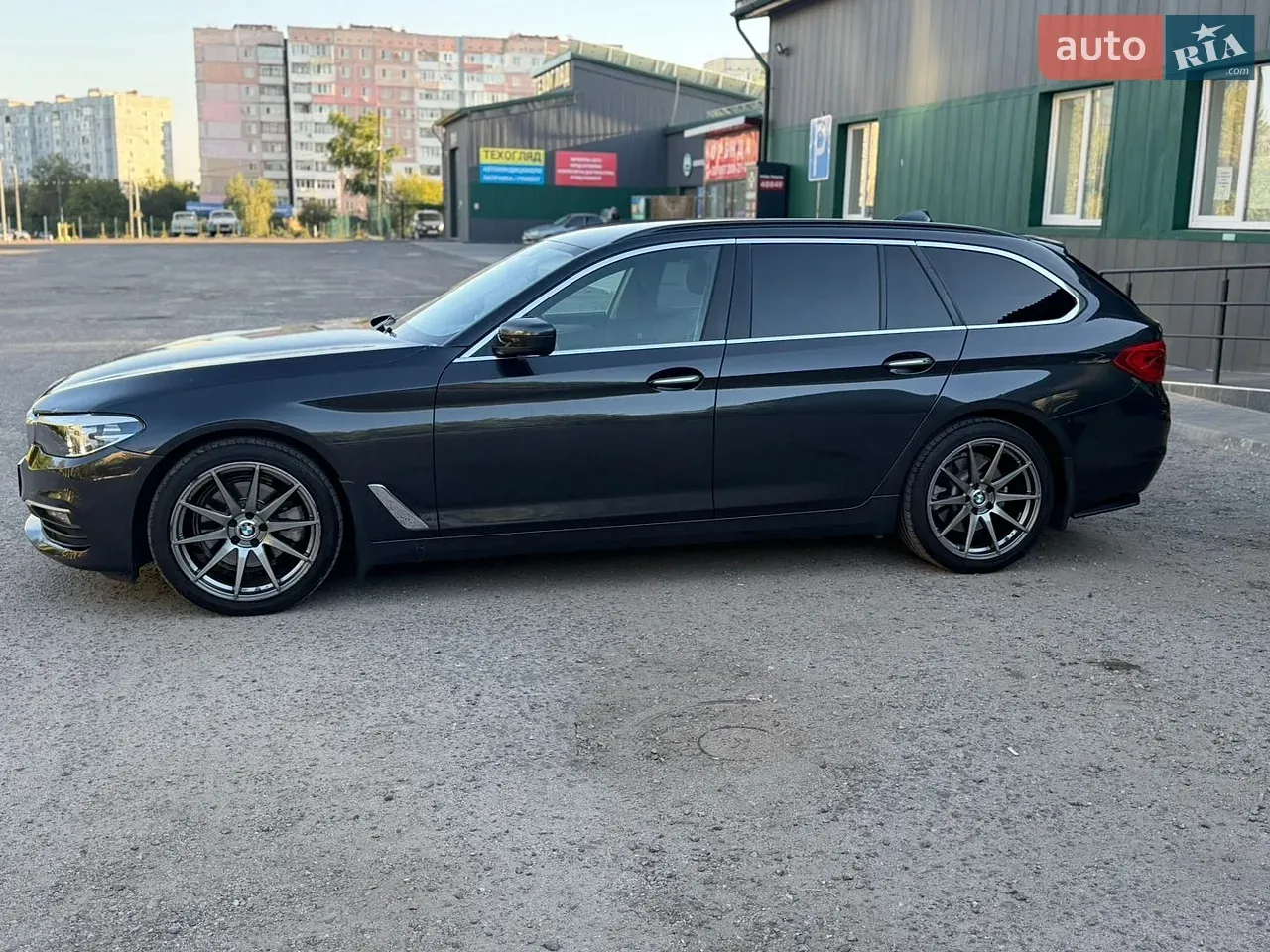 BMW 5 Series 2018 photo 5