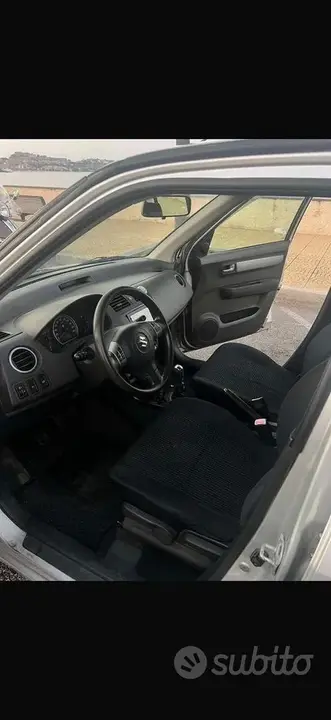 Suzuki Swift 2005 photo 3