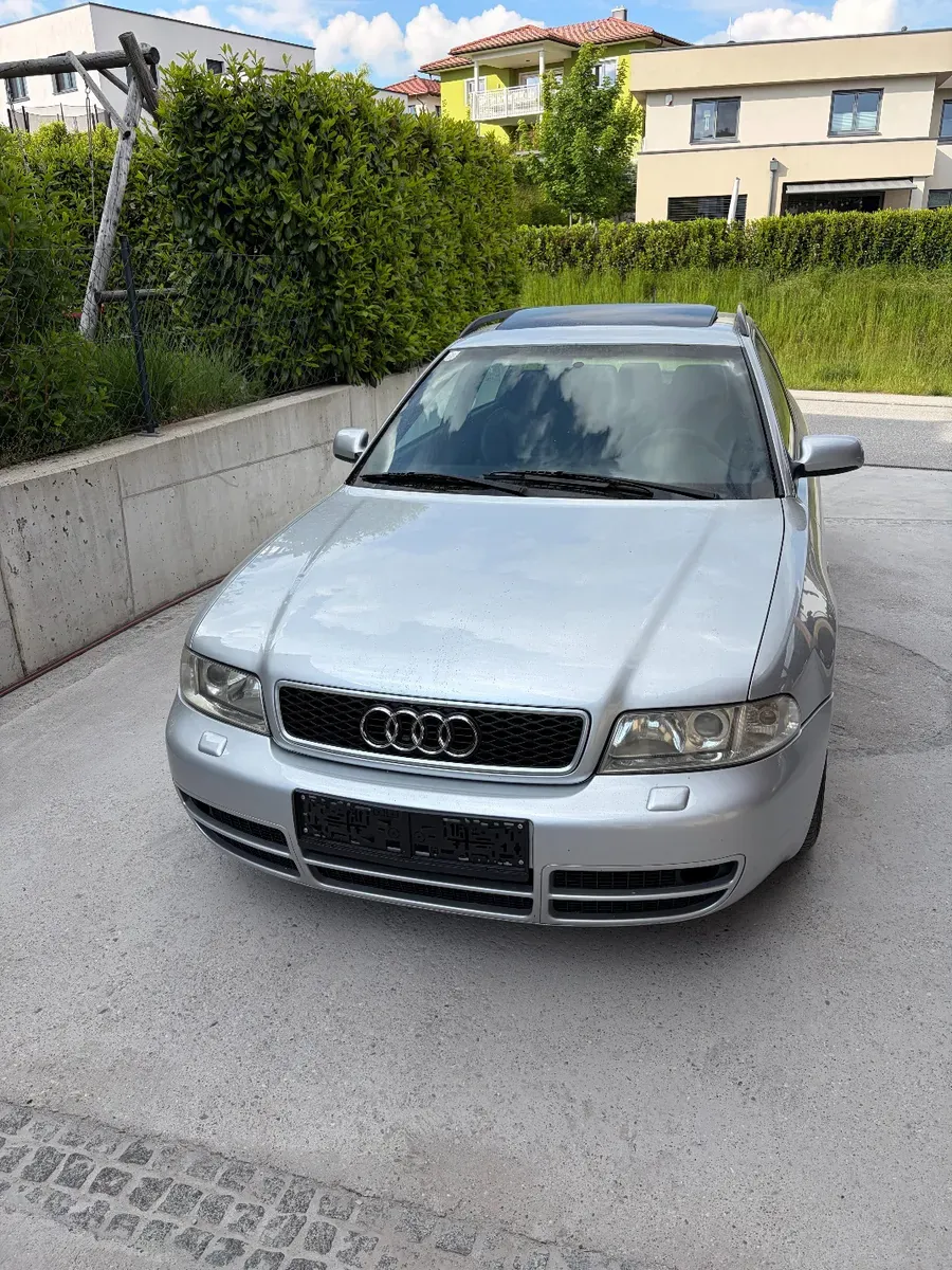 Audi A4 1999 photo 2