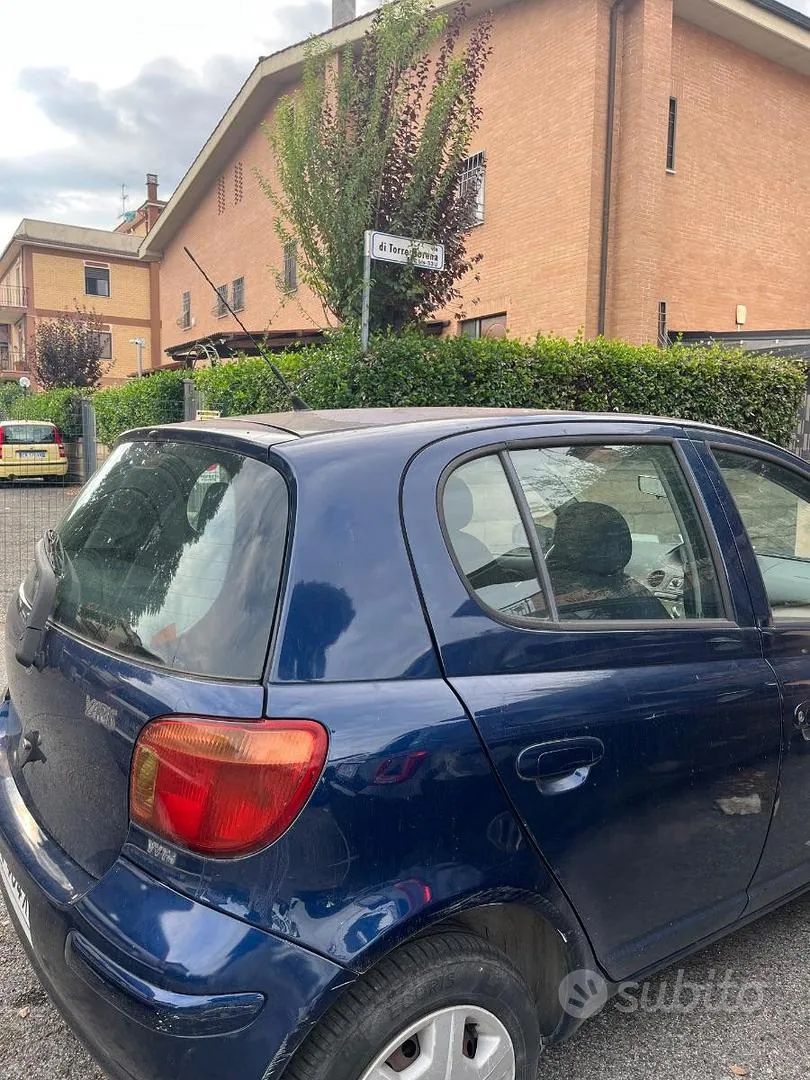 Toyota Yaris 2003 photo 2