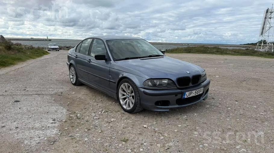 BMW 330