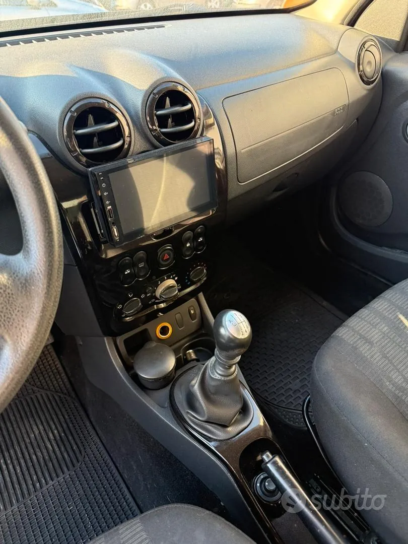 Dacia Duster 2011 photo 5