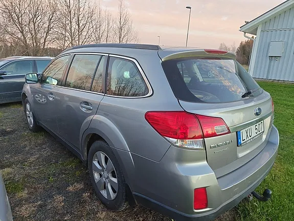 Subaru Outback 2011 photo 5