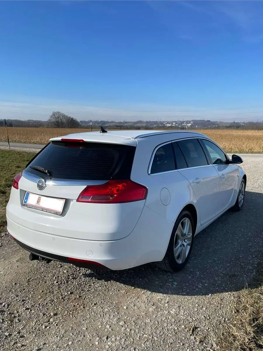 Opel Insignia 2010 photo 2