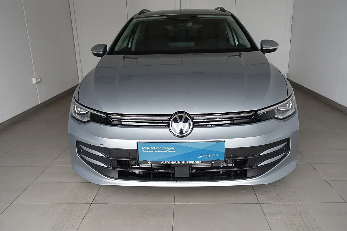 Volkswagen Golf 2026 photo 2