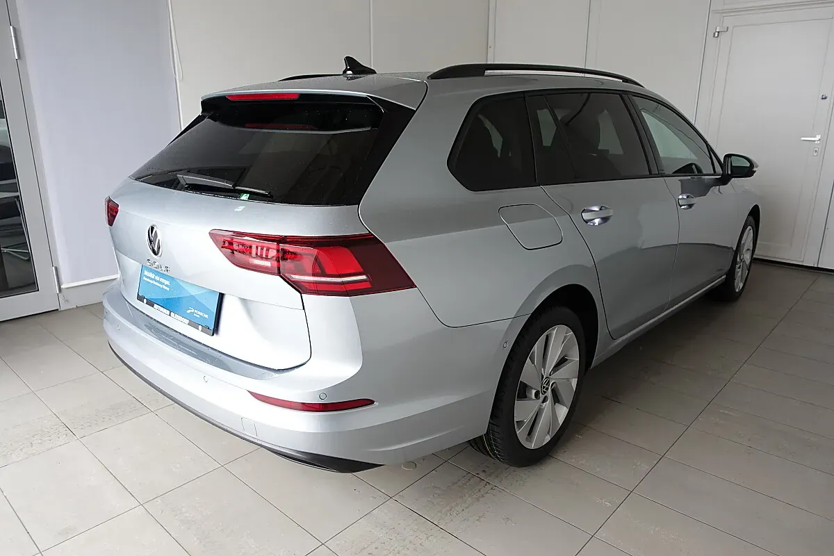 Volkswagen Golf 2026 photo 3