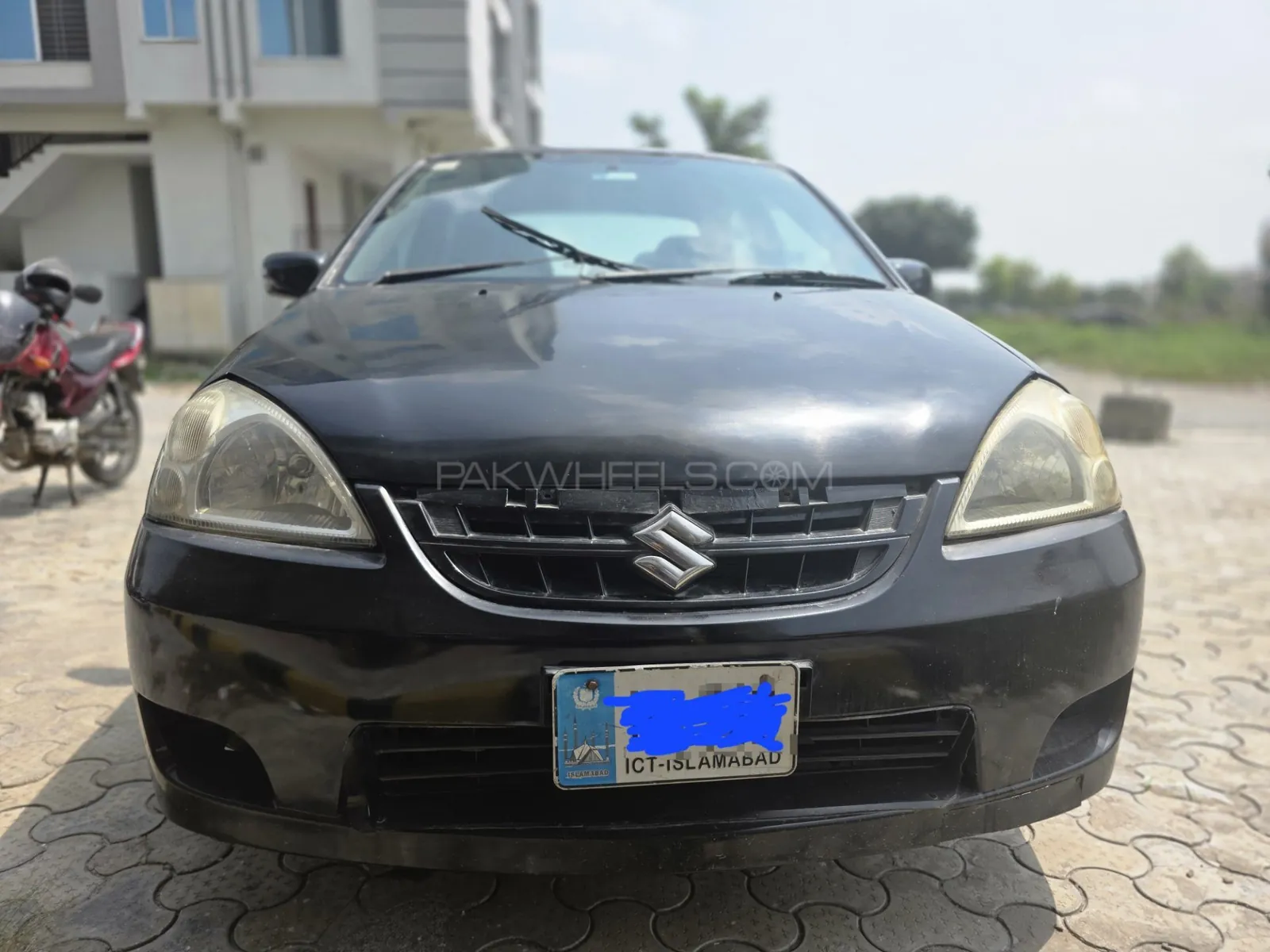 Suzuki Liana