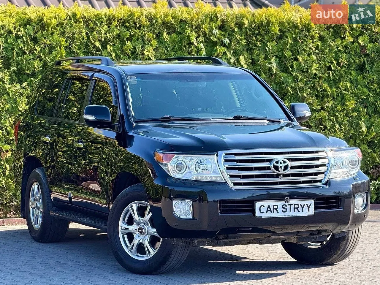 Toyota Land Cruiser 2013 photo 2