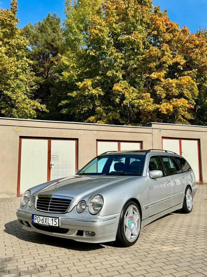 Mercedes-Benz W210