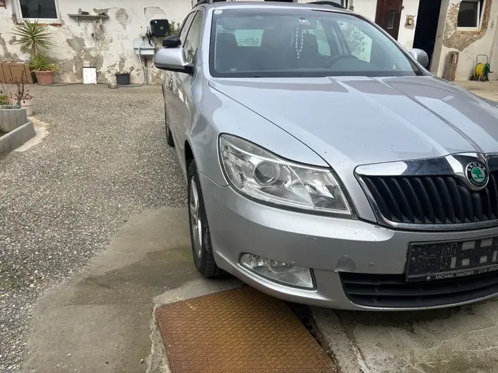 Skoda Octavia 2010 photo 3