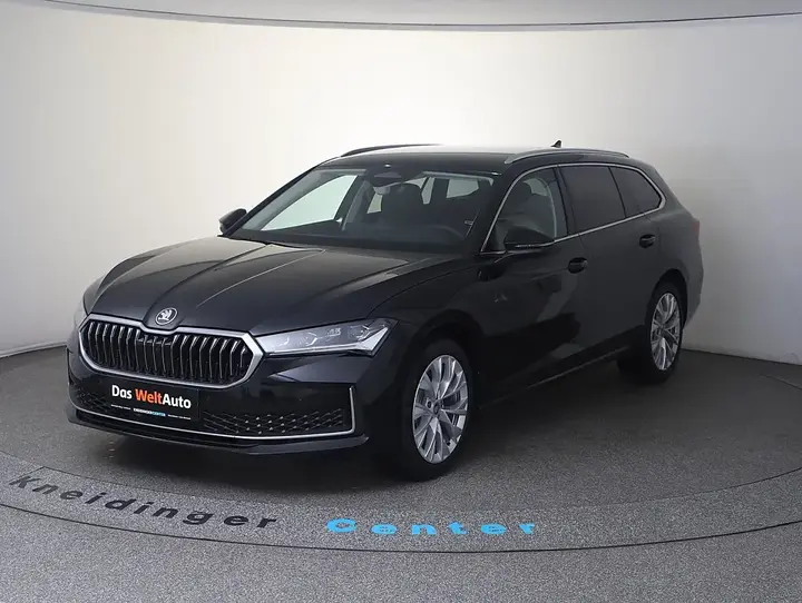 Skoda Superb Combi 2026 photo 2