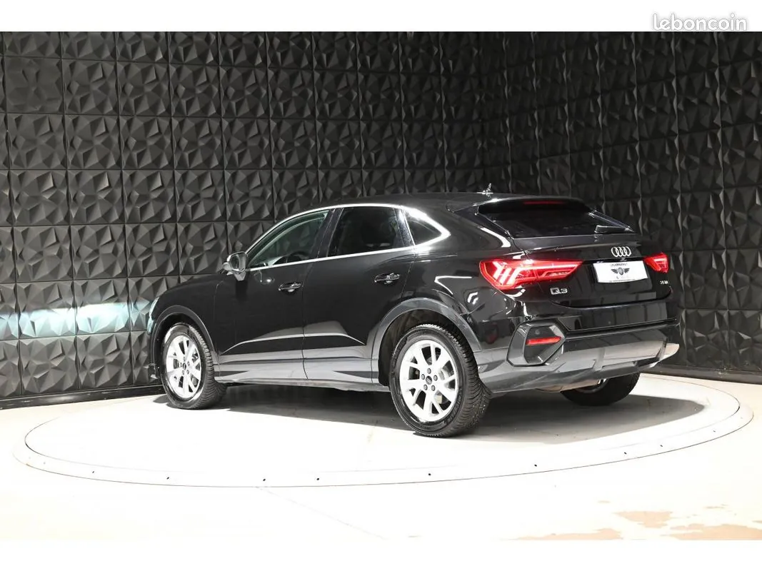 Audi Q3 2019 photo 4